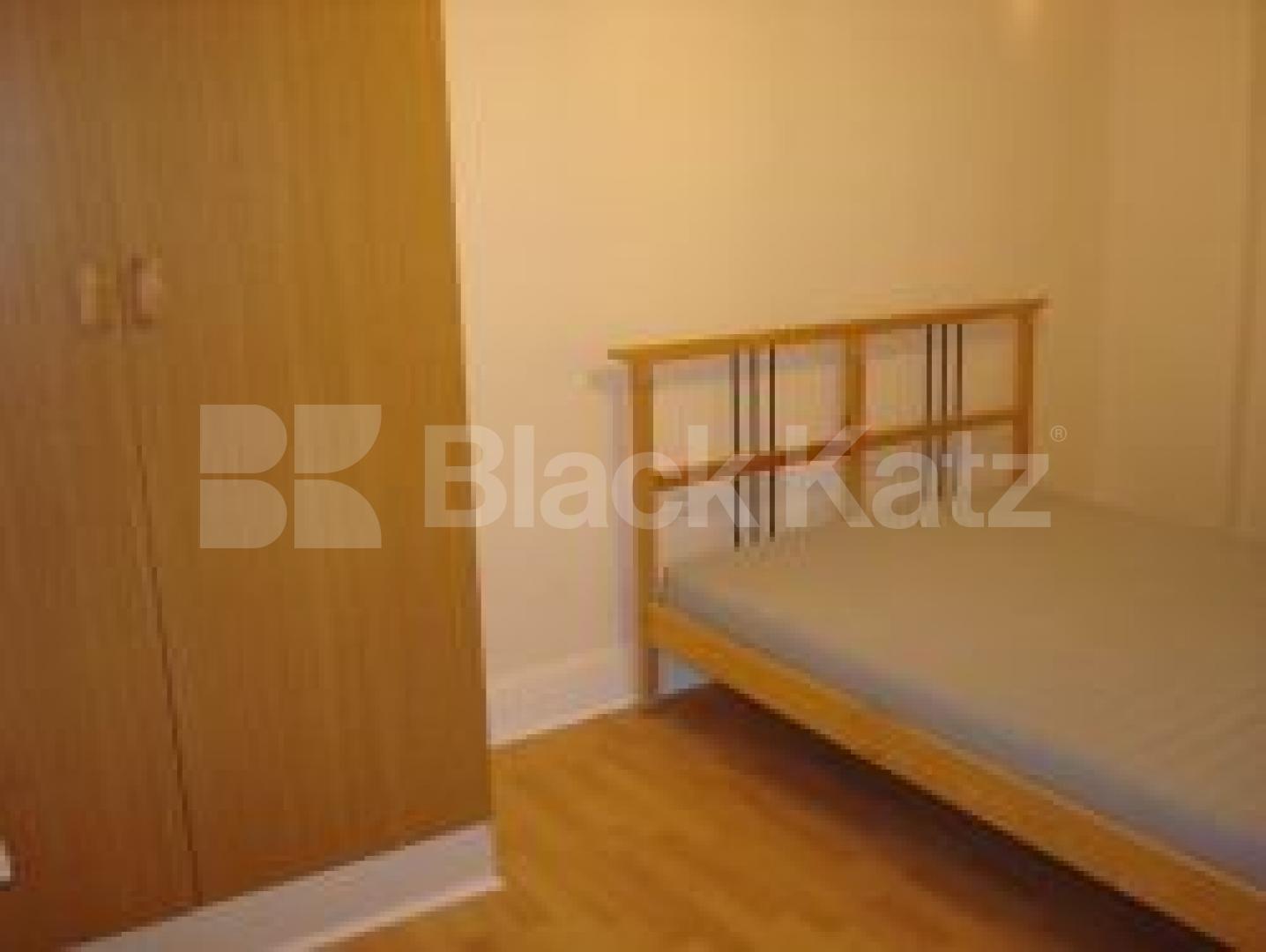 			New Instruciton, 1 Bedroom, 1 bath, 1 reception Flat			 Golborne Road, LADBROKE GROVE
